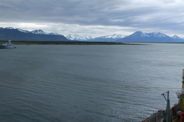 Patagonië vanaf de veerboot vanuit Puerto Natales