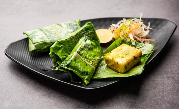 Patrani paneer een paneer gemarineerd in saus en gebarbecued en dan bedekt met blad