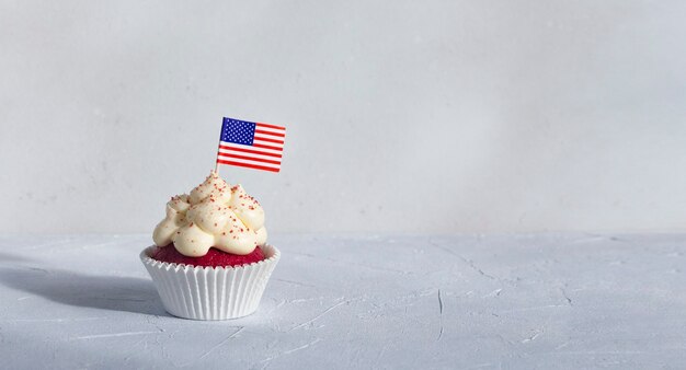 アメリカの国旗と愛国心が強いカップケーキ7月のお祝いのth