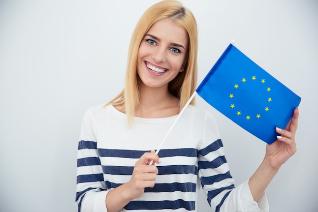 Foto patriottische vrouw met europese vlag