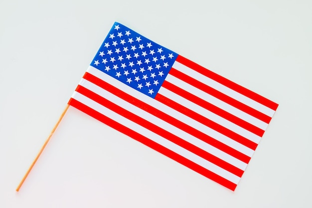 Patriottisme in de VS Amerikaanse vlag op een witte achtergrond