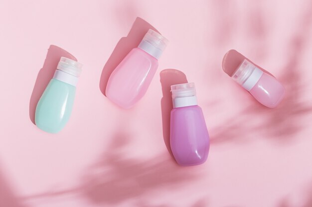 クリーム、ジェル、ローション用の化粧品ボトルのパターン。美容製品パッケージ、プラスチック容器のモックアップ