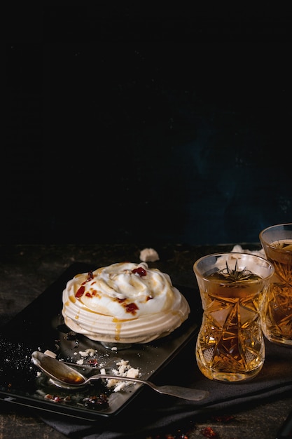 Pavlova dessert with caramel