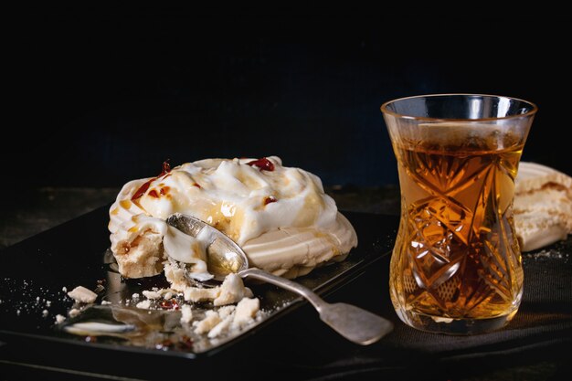 Pavlova dessert with caramel