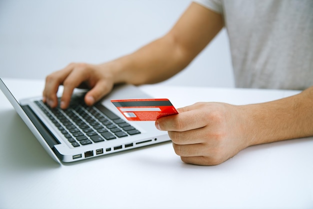 Paying with a credit card online shopping