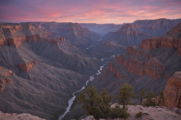 写真 広大な峡谷の平和な夕暮れの景色