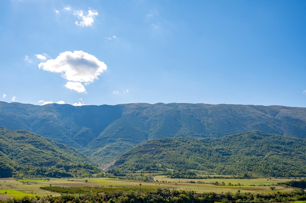 Foto paesaggio naturale tranquillo e silenzioso.