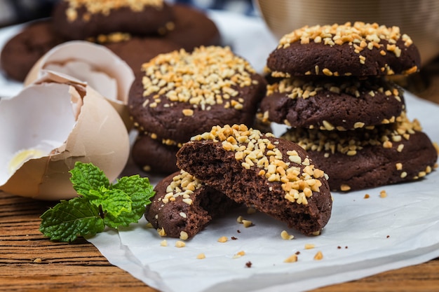 Biscotti al cioccolato alle noccioline