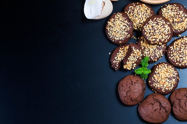 Biscotti al cioccolato alle noccioline