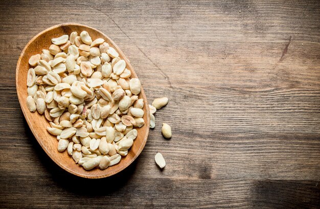 Peanuts in the bowl