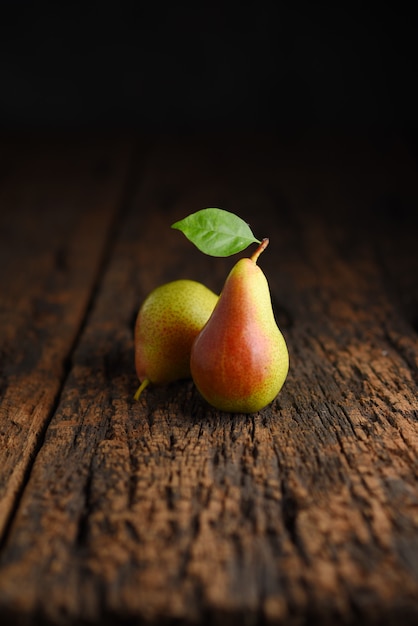 Pear fruits on wooden table