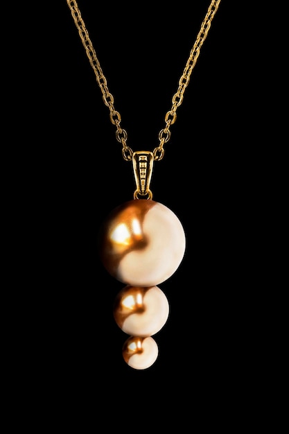 Pearl pendant on black