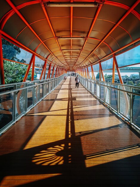 Photo pedestrian bridge in jakarta