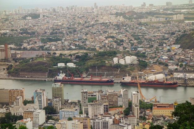 Foto peiu port terminal en vila velha stad panoramisch uitzicht es brazilië