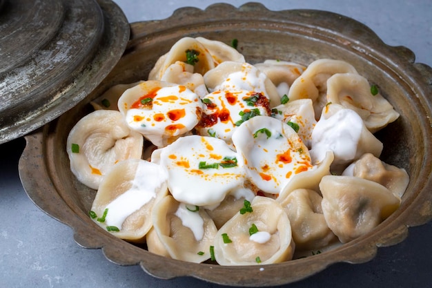 Pelmeni ravioli of Russische ravioli (Turkse naam; manti)