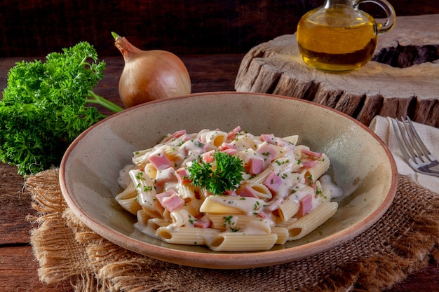  Penne Pasta with ham Cream Sauce