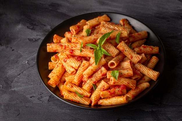 Pennepasta met tomatensaus