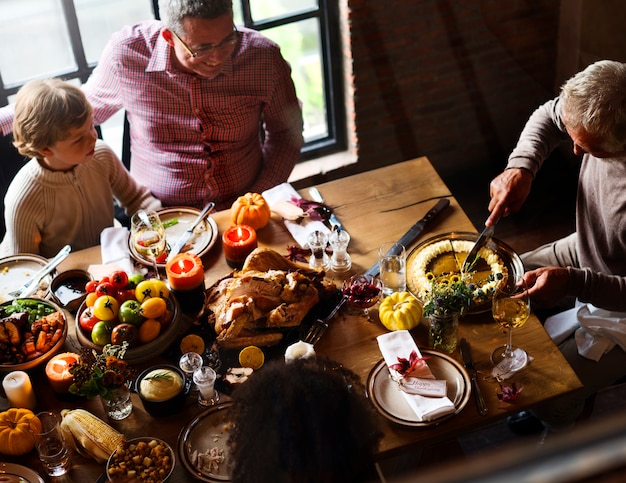 Photo people are celebrating thanksgiving day