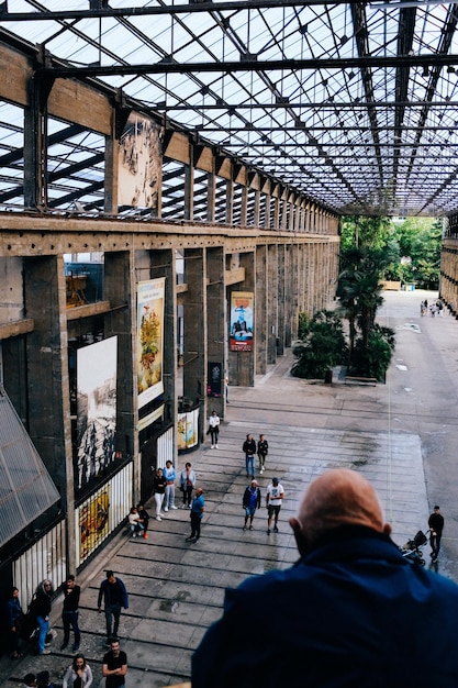 Photo people in building photo