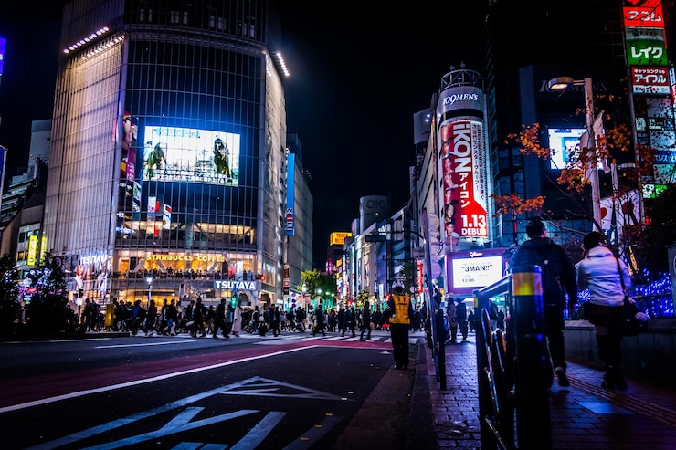 Photo 夜街中の人々