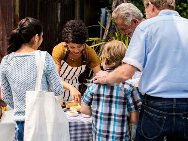 Photo people at healthy local food festive