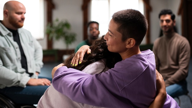 Photo people meeting in support group