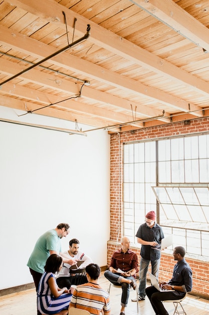 Photo people meeting in a support group