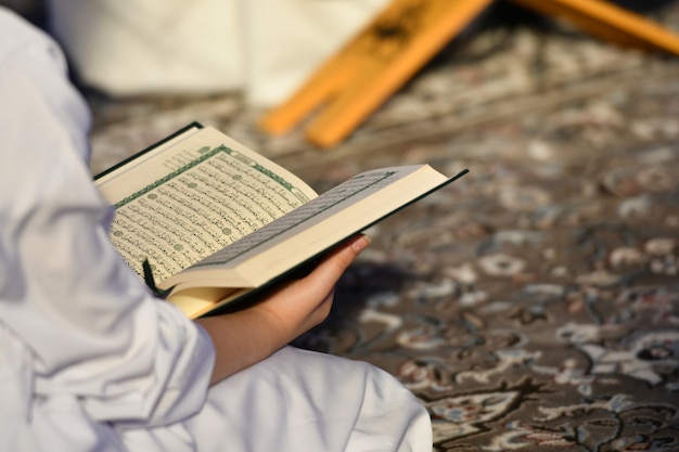 people reading the holy Quran