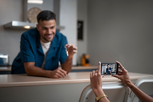 Photo people recording their house tour