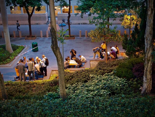 Photo people on riverbank