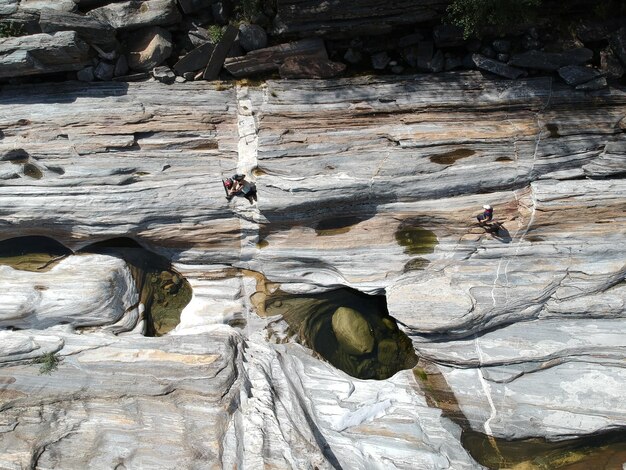 Photo people on rock formation