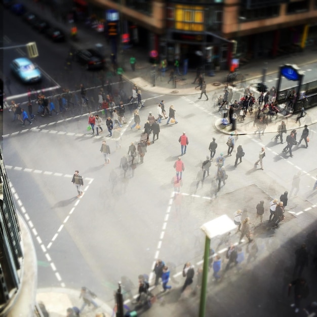 Photo people walking on city street