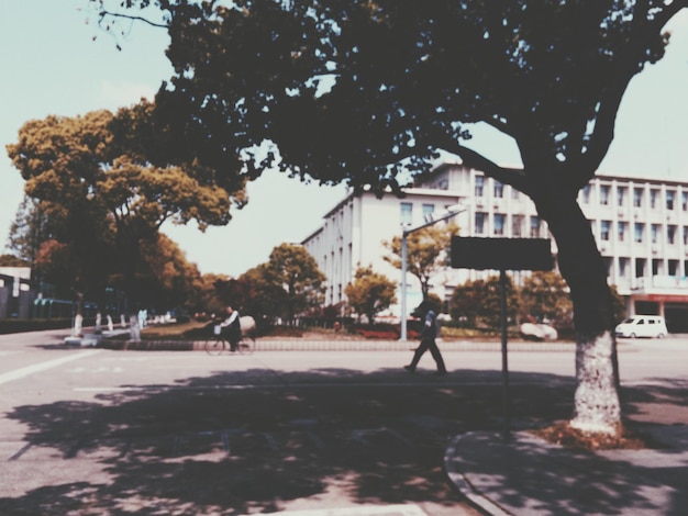 Photo people walking in city