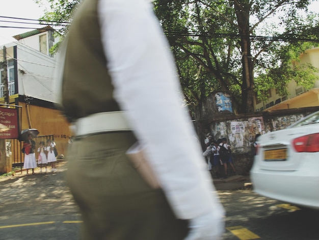 写真 街を歩く人々