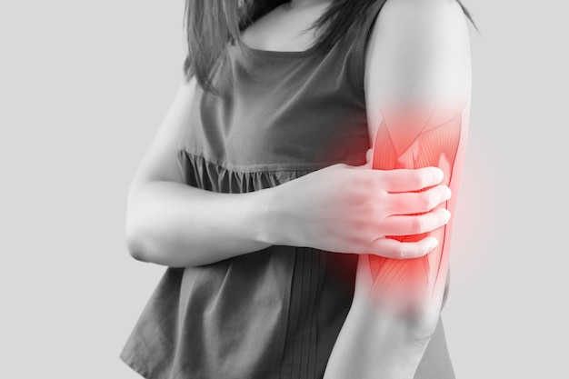 People who experience muscle aches Upper arm pain Woman with bodymuscles problem