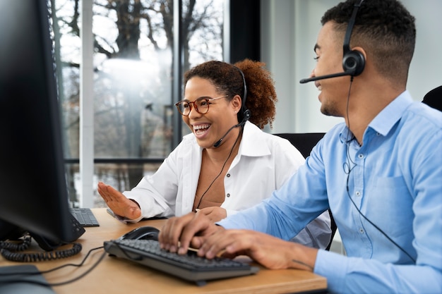 Photo people working in call center