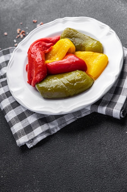 peper gebakken verse snack gezonde maaltijd voedsel snack op tafel kopie ruimte voedsel achtergrond rustieke top