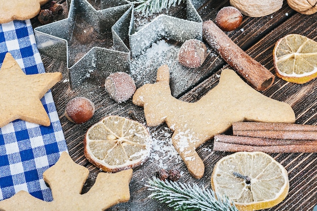 peperkoek kerstkoekjes met kaneel