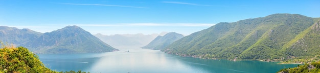 Perast in Boka Kotorska van Montenegro, bekijken van bovenaf