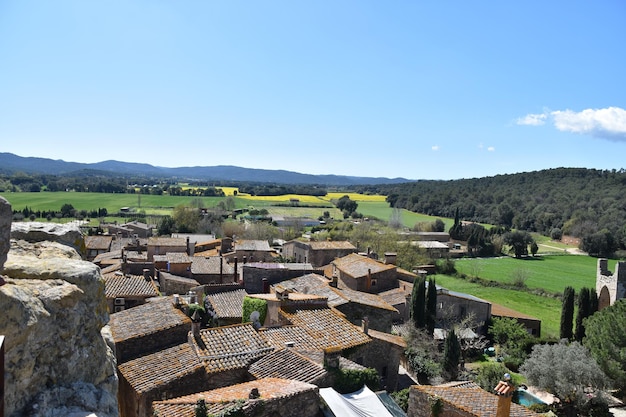 Girona Catalonia에서 가장 아름답고 인기 있는 마을 중 하나인 Peratallada