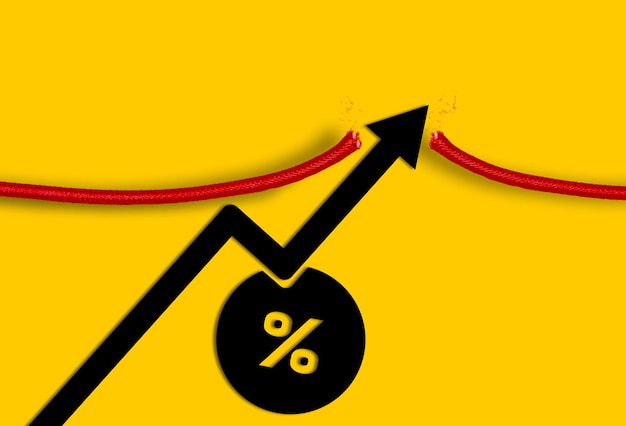 Percentage teken en pijl omhoog financiële groei rente verhoging inflatie hoge prijs en belastingverhoging concept