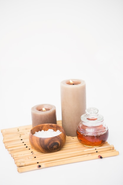 Photo perfumed candles and beauty products