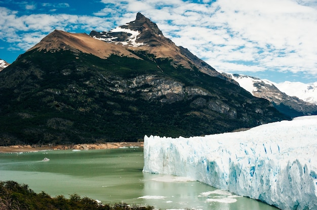 Ледник Перито Морено, ландшафт ледника в национальном парке Патагонии, Аргентине, Южной Америке.