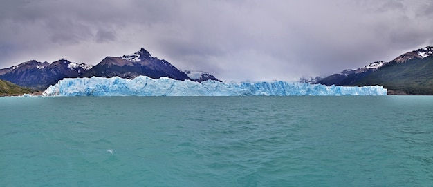 Perito Moreno-gletsjer dichtbij El Calafate in Patagonië van Argentinië