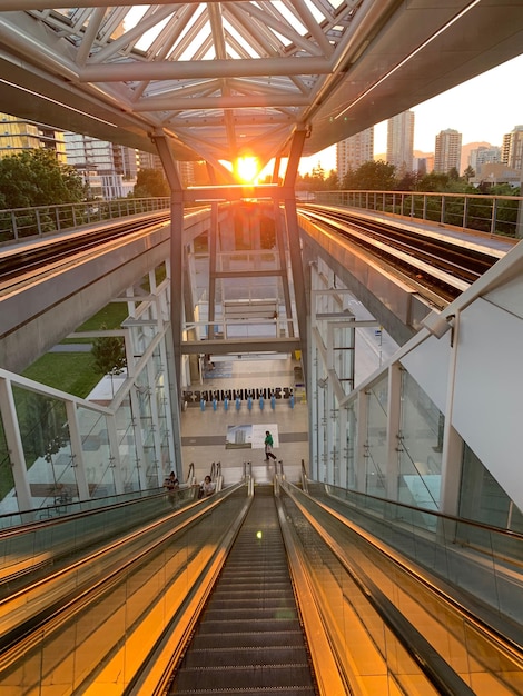 Foto perron van het treinstation