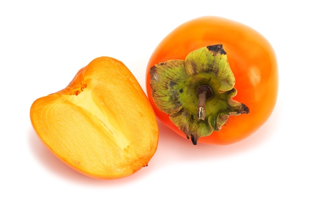 Persimmon fruit geïsoleerd op een witte achtergrond.