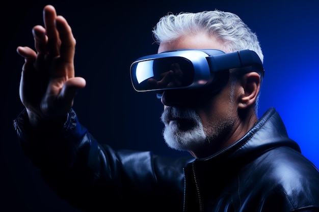 Человек, использующий очки виртуальной реальности VR для игр и образования