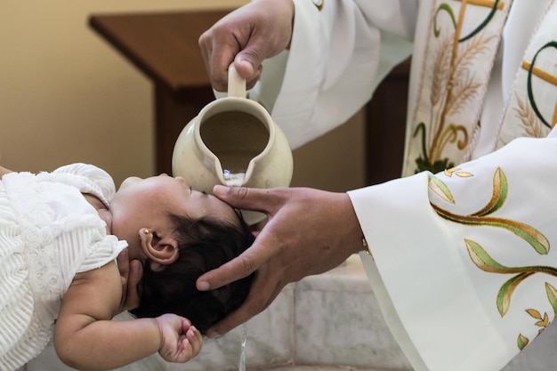 Photo person washing hair of baby