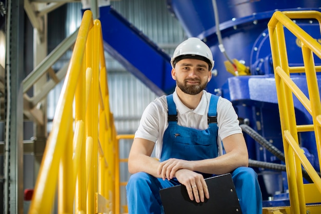 Photo person working in building and construction