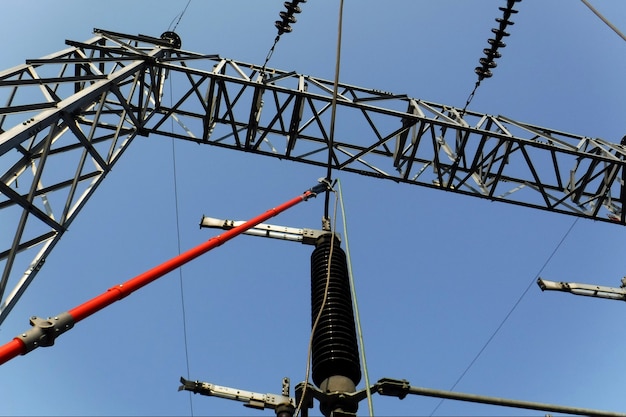 地上クラスターによる電力設備および電力線の個人用保護接地